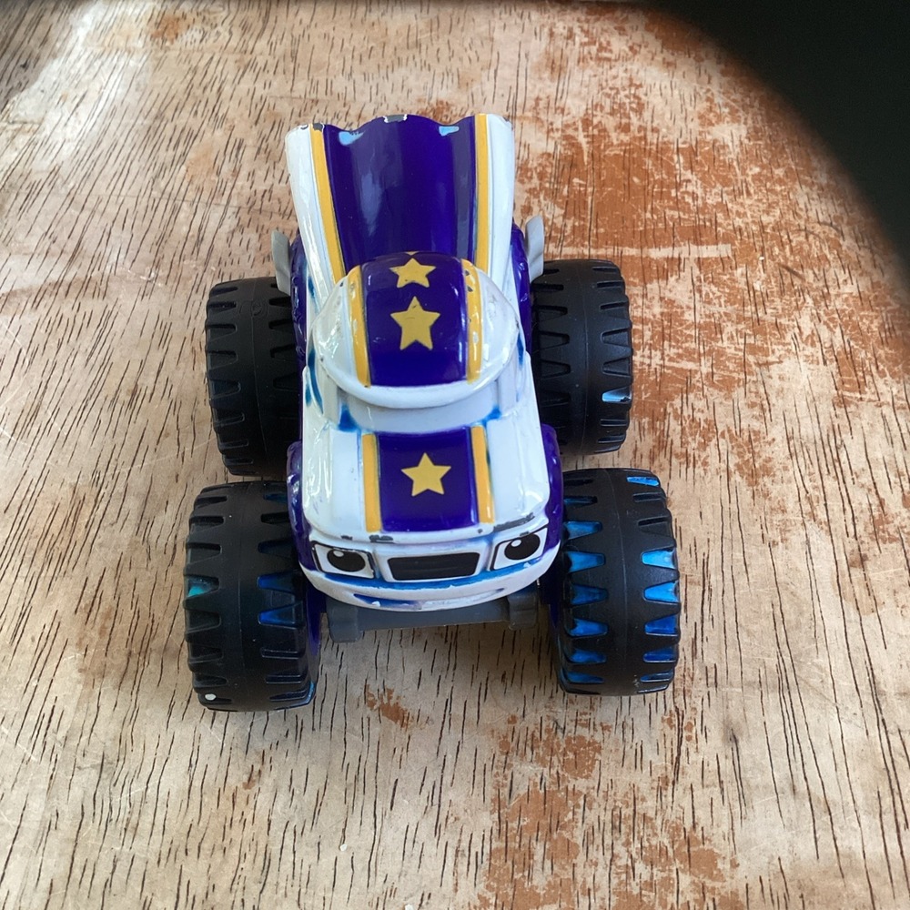 2014 Mattel Nickelodeon Blaze And The Monster Machines Darington Diecast Truck